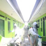 (Video) Satgas Aman Nusa II Covid-19 Pasukan gegana melaksanakan disinfektan di daerah depok